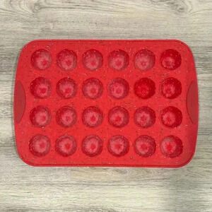 Trudeau Silicone Fluted Mini Cupcake Pan 24 Mini Festive Shaped Cakes Holiday